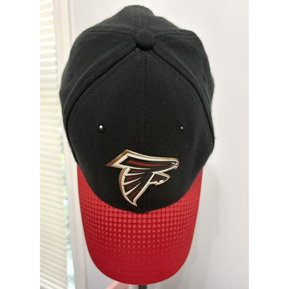 Atlanta Falcons New‎ Era 39Thirty Hat Cap Sz M-L Black Red Gold Trim Logo Retro